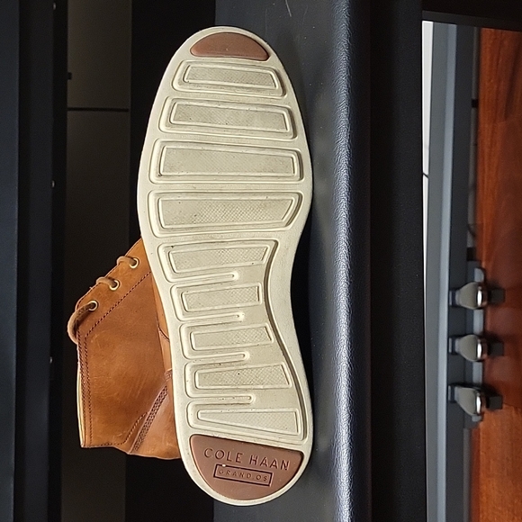 Boots - Picture 4 of 9